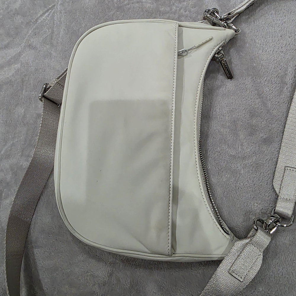 Lululemon - Picture 4 of 9